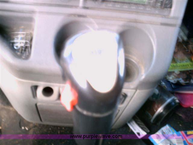 image for item 1000 2003 Freightliner Columbia 120 semi truck