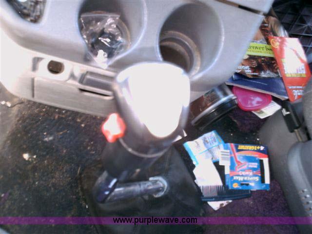 image for item 1000 2003 Freightliner Columbia 120 semi truck