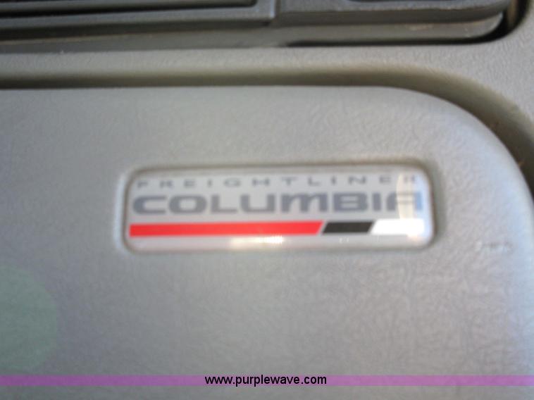 image for item 1003 2004 Freightliner Columbia 120 semi truck