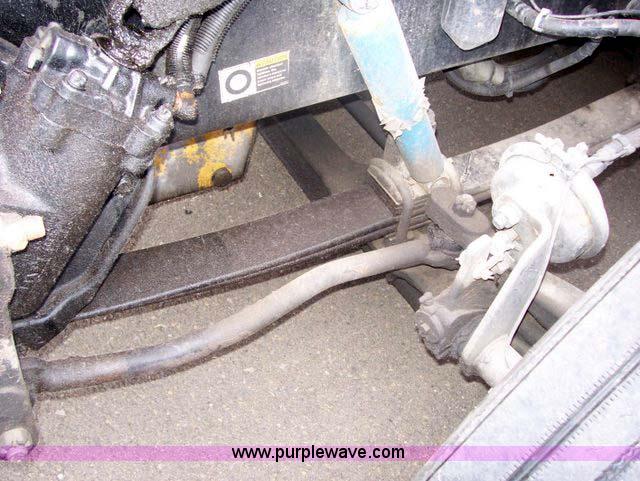 image for item 1465 2004 Peterbilt Conventional 387 semi truck