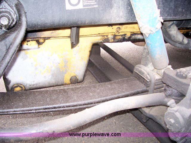 image for item 1465 2004 Peterbilt Conventional 387 semi truck