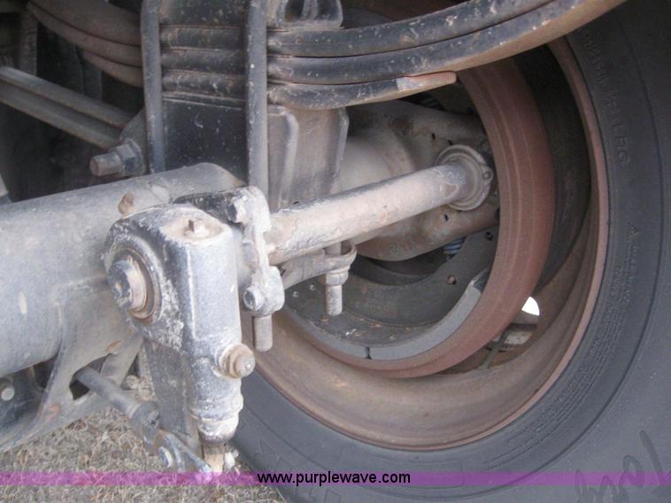 image for item 3037 2000 Jet 42' grain trailer