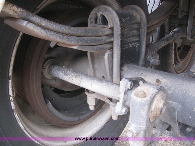 image for item 3037 2000 Jet 42' grain trailer