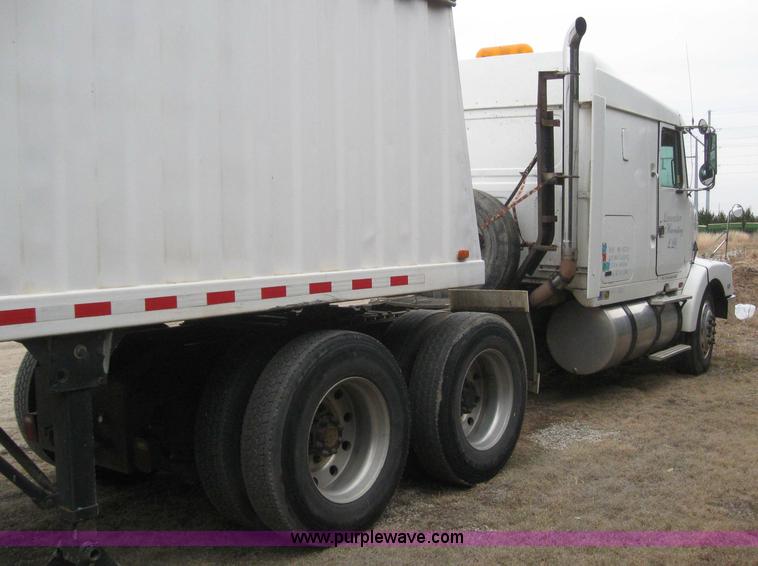 image for item 3060 1995 White Gmc WIA semi truck