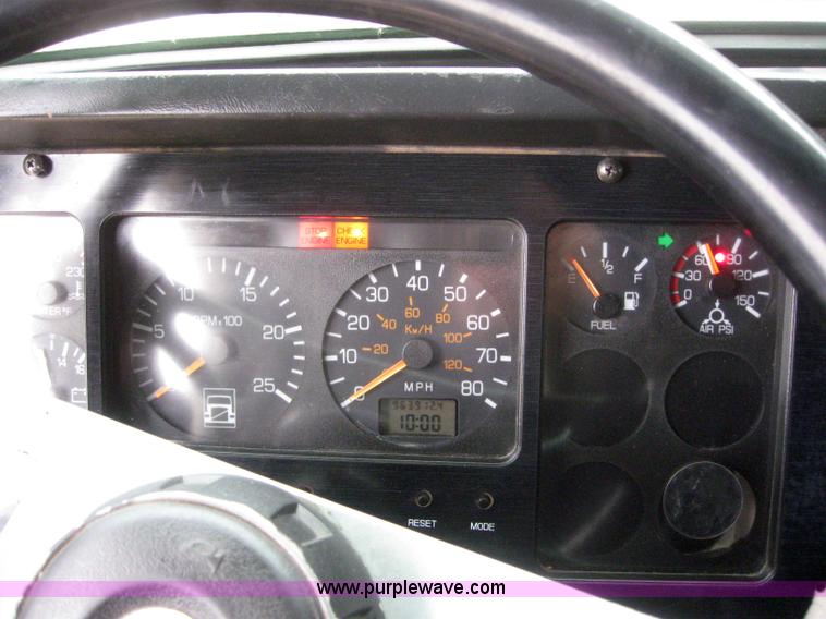 image for item 3060 1995 White Gmc WIA semi truck