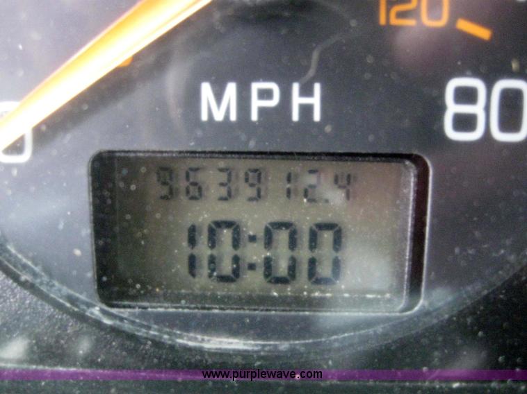 image for item 3060 1995 White Gmc WIA semi truck