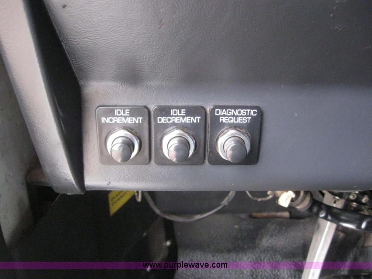 image for item 3060 1995 White Gmc WIA semi truck