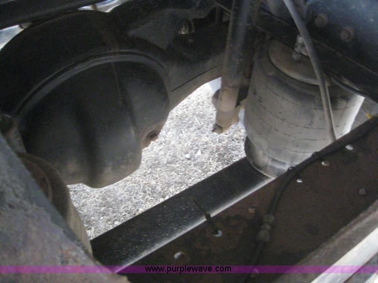 image for item 3060 1995 White Gmc WIA semi truck