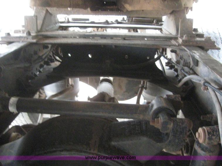 image for item 3060 1995 White Gmc WIA semi truck