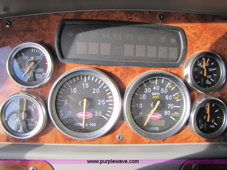 image for item 3636 2003 Peterbilt 387 semi truck