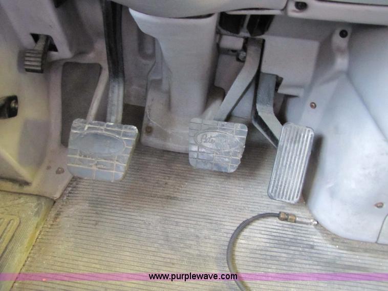 image for item 3636 2003 Peterbilt 387 semi truck