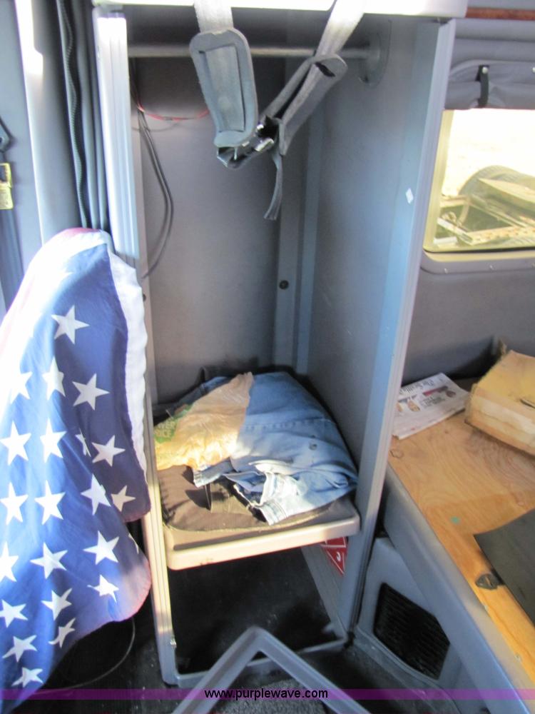 image for item 3636 2003 Peterbilt 387 semi truck