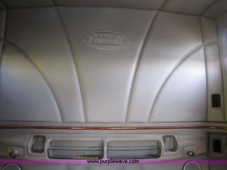 image for item 3636 2003 Peterbilt 387 semi truck