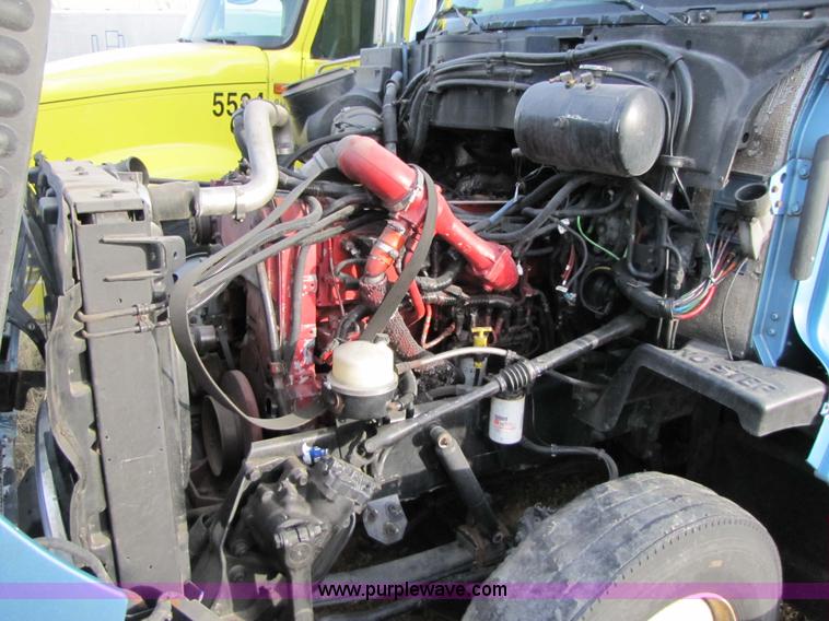 image for item 3636 2003 Peterbilt 387 semi truck