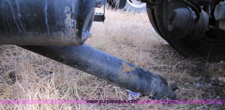 image for item 3636 2003 Peterbilt 387 semi truck