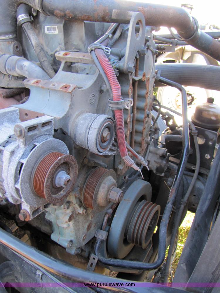 image for item 3637 2003 Freightliner Columbia 120 semi truck