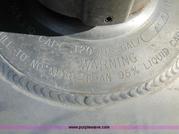 image for item 3637 2003 Freightliner Columbia 120 semi truck