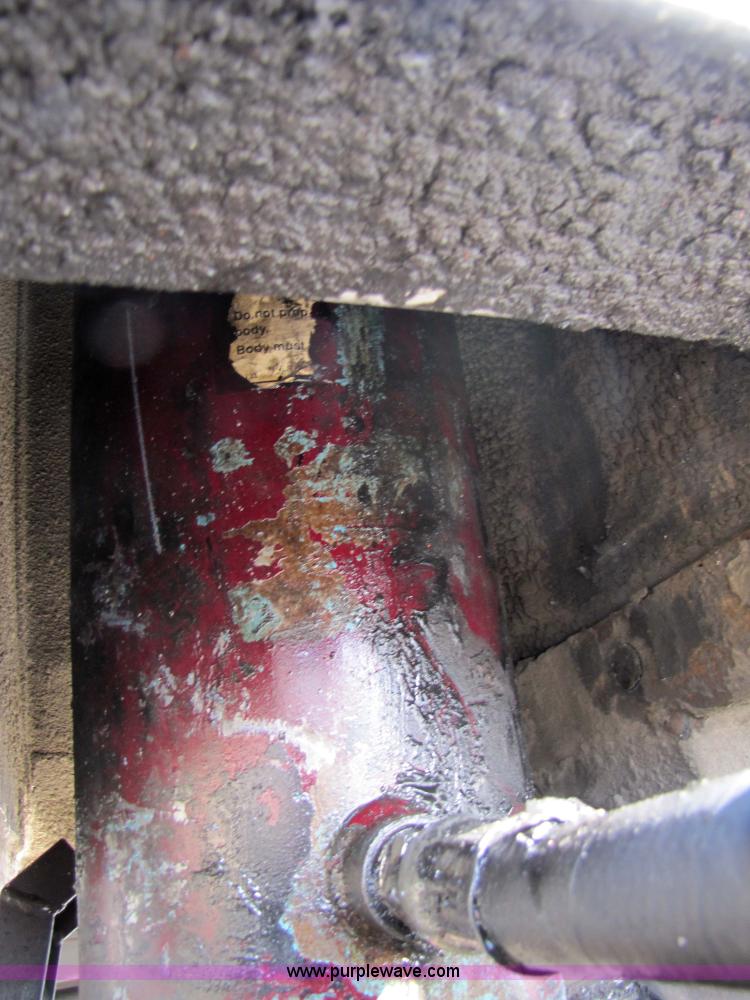 image for item 3640 1992 East 39' aluminum end dump trailer