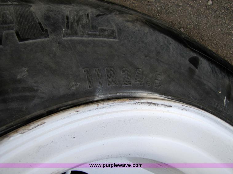 image for item 3640 1992 East 39' aluminum end dump trailer