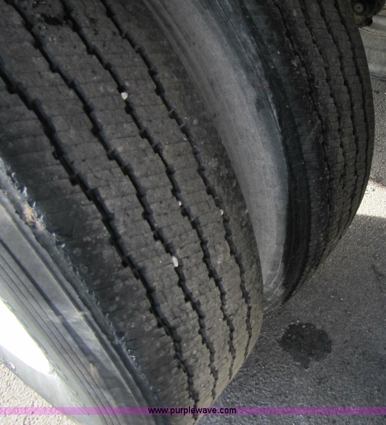 image for item 3640 1992 East 39' aluminum end dump trailer