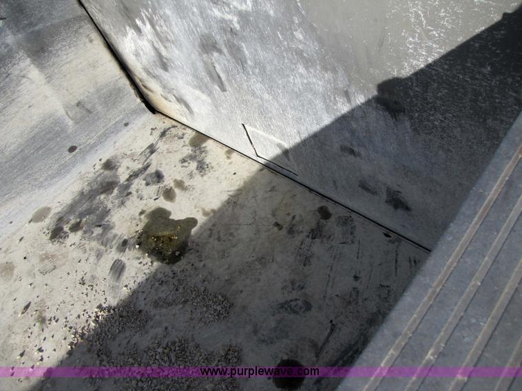 image for item 3640 1992 East 39' aluminum end dump trailer