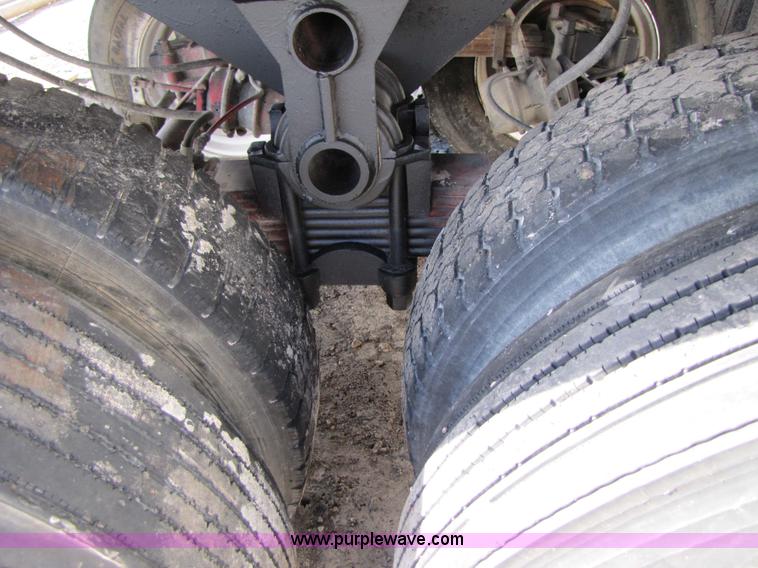 image for item 3641 1992 CMC 38' aluminum end dump trailer