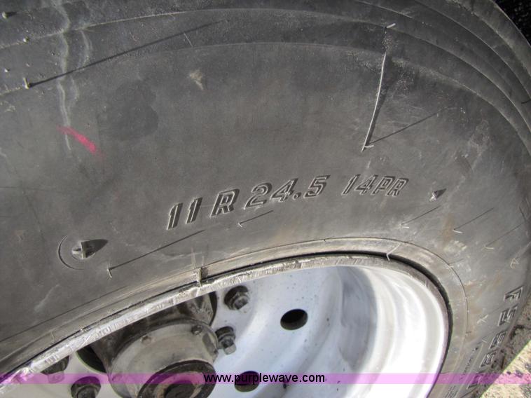 image for item 3641 1992 CMC 38' aluminum end dump trailer