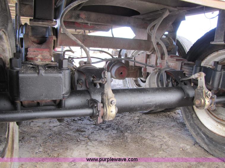 image for item 3641 1992 CMC 38' aluminum end dump trailer