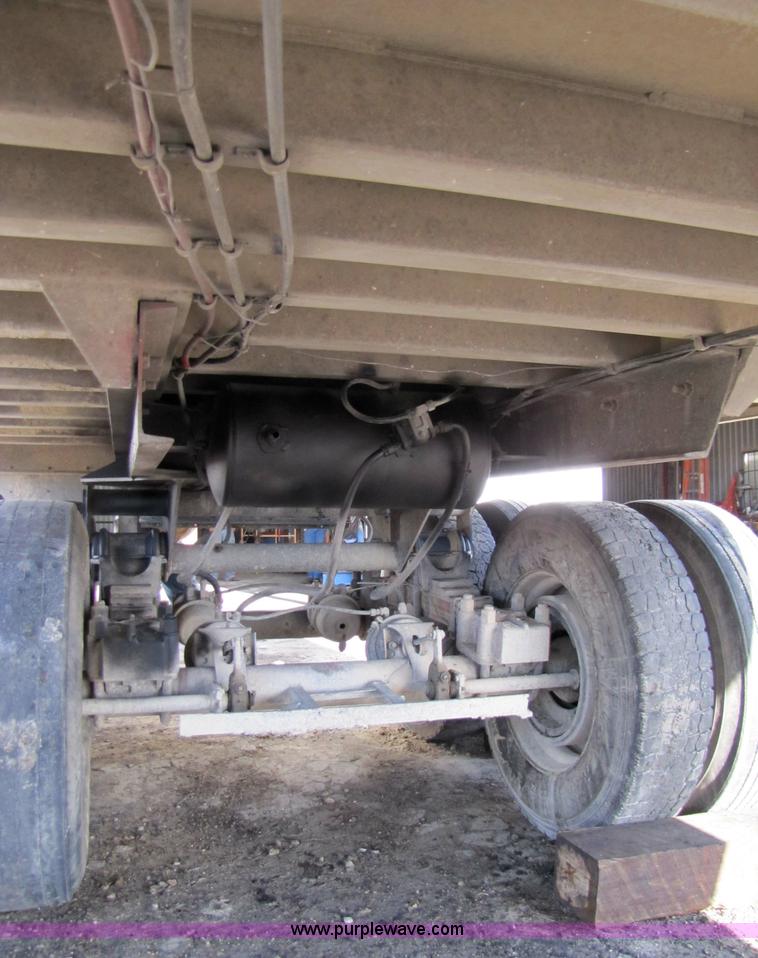 image for item 3641 1992 CMC 38' aluminum end dump trailer