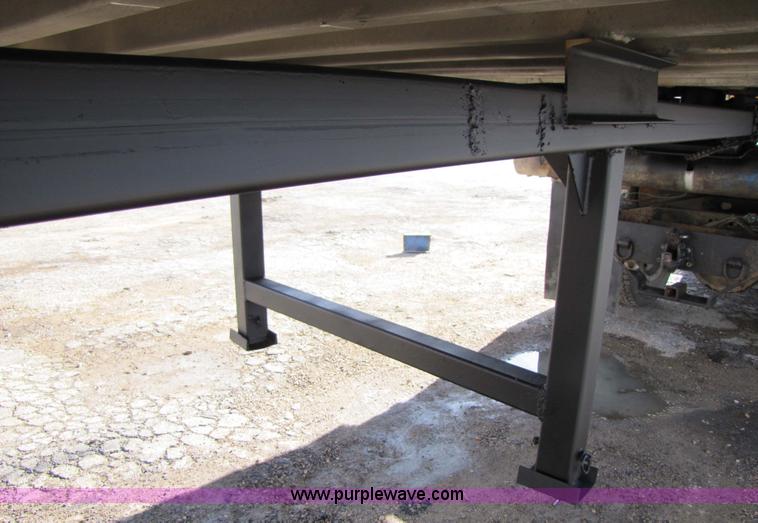 image for item 3641 1992 CMC 38' aluminum end dump trailer