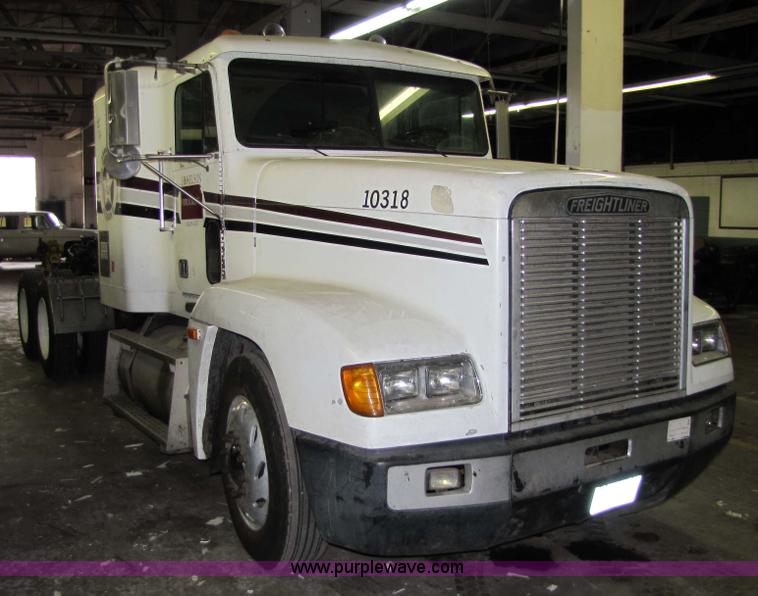 image for item 5313 1993 Freightliner FL12C