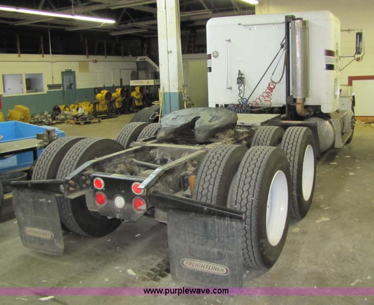 image for item 5313 1993 Freightliner FL12C