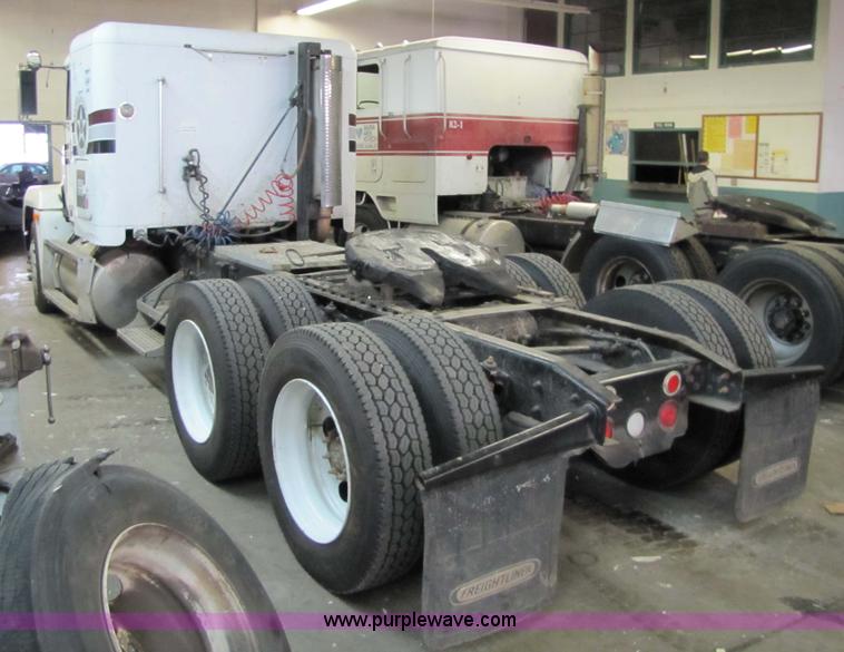 image for item 5313 1993 Freightliner FL12C