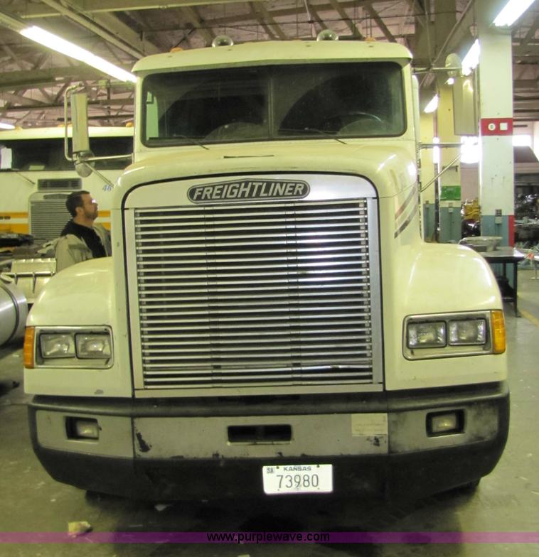 image for item 5313 1993 Freightliner FL12C