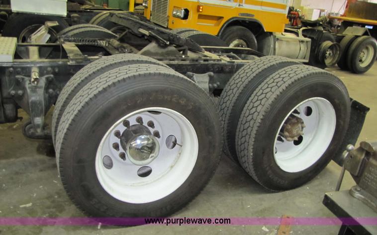 image for item 5313 1993 Freightliner FL12C