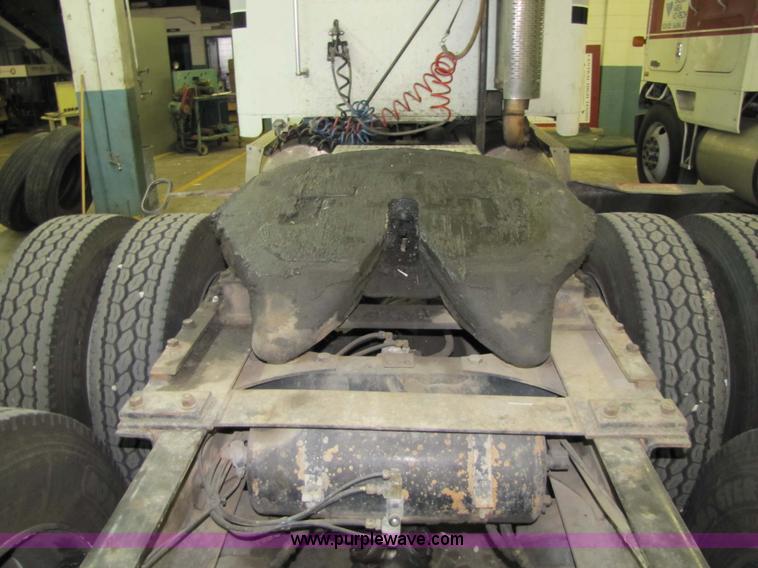 image for item 5313 1993 Freightliner FL12C