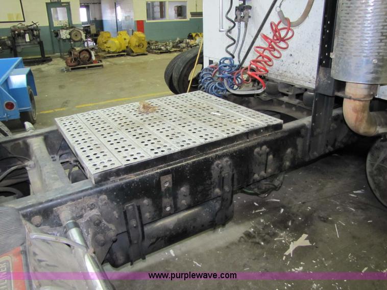 image for item 5313 1993 Freightliner FL12C