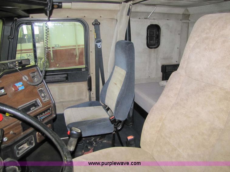 image for item 5313 1993 Freightliner FL12C