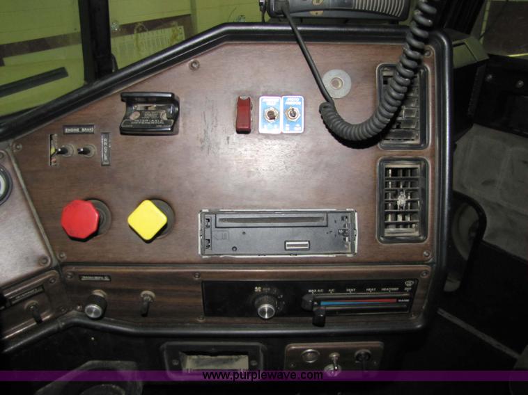 image for item 5313 1993 Freightliner FL12C