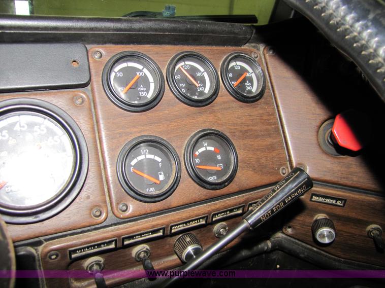 image for item 5313 1993 Freightliner FL12C