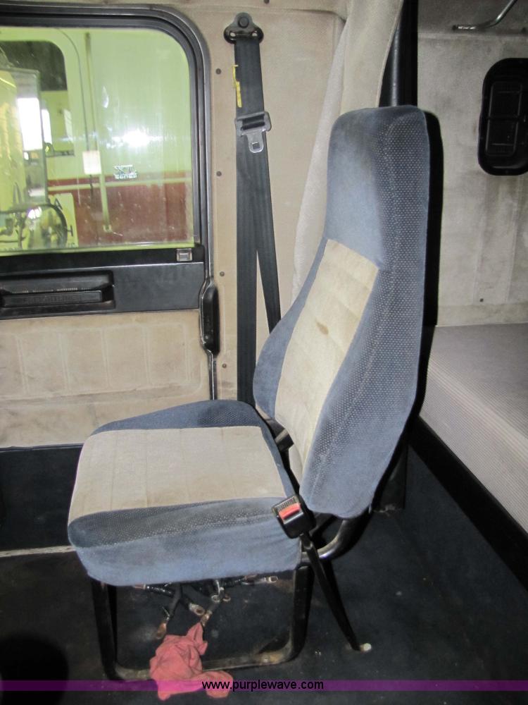 image for item 5313 1993 Freightliner FL12C