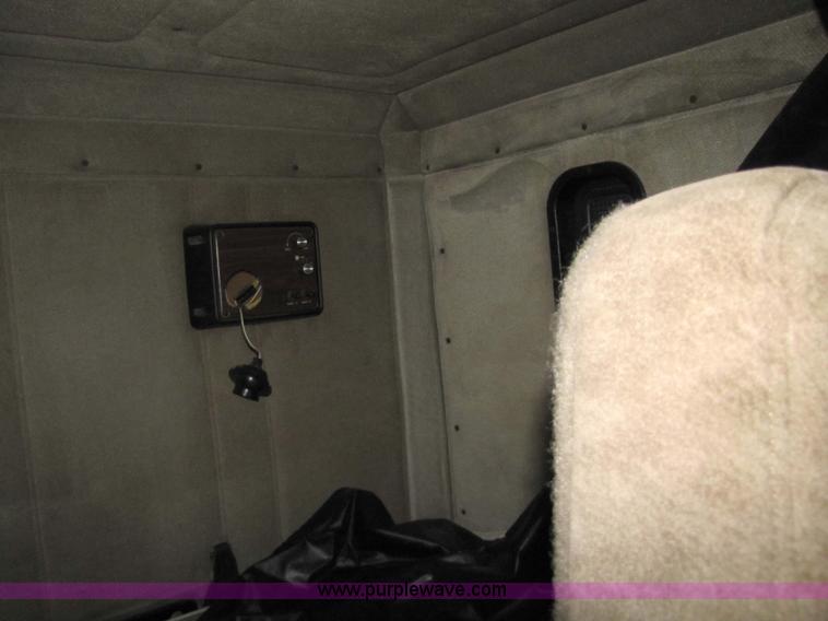 image for item 5313 1993 Freightliner FL12C