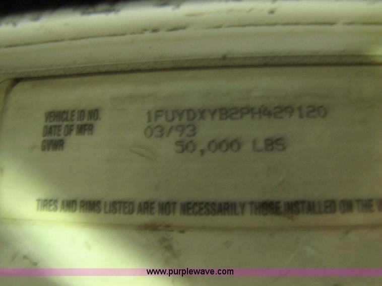 image for item 5313 1993 Freightliner FL12C