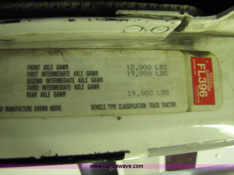 image for item 5313 1993 Freightliner FL12C