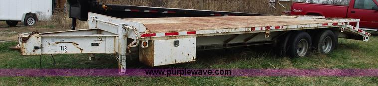 image for item 5957 1993 25' flatbed trailer