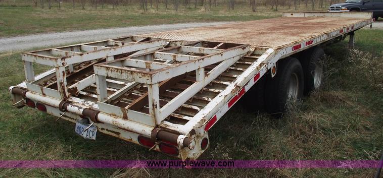 image for item 5957 1993 25' flatbed trailer
