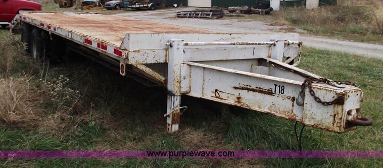 image for item 5957 1993 25' flatbed trailer
