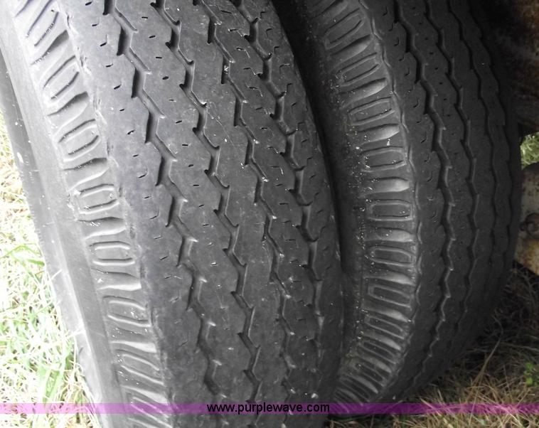 image for item 5957 1993 25' flatbed trailer