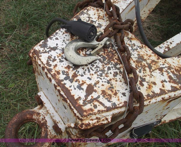 image for item 5957 1993 25' flatbed trailer