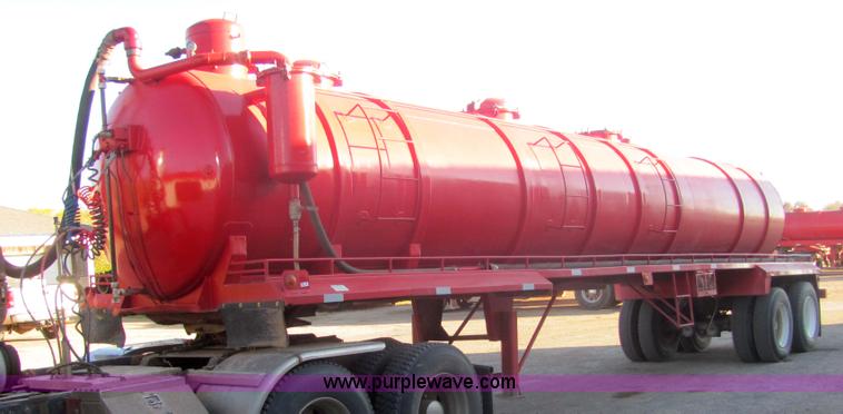 image for item 6746 1978 Trailmaster tanker trailer